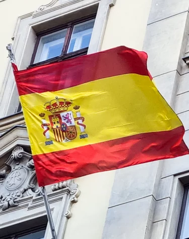 Три человека погибли и 15 пострадали на испанском острове Тенерифе из-за волн