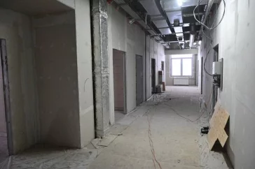 Фото: В Кузбассе подрядчик срывает сроки строительства детской поликлиники: работы должны закончить до конца года 2