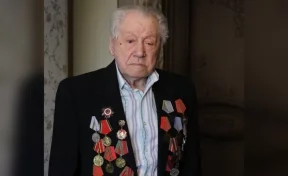 Дмитрий Анисимов поздравил со 100-летним юбилеем ветерана ВОВ, кемеровчанина Николая Савина