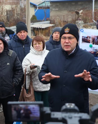 «Есть положительный эффект»: Илья Середюк встретился с жителями подтопленных домов в Белове
