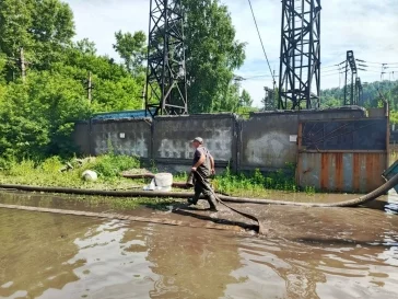 Фото: «Работают две помпы»: мэр Новокузнецка рассказал, что происходит в подтопленном микрорайоне Абашево 4