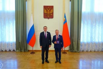 Фото: Губернатор Кузбасса наградил директора филиала «Россети Сибирь» 1