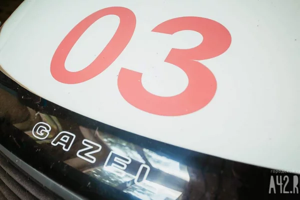 В Москве обрушились строительные леса, под завалами могут находиться люди