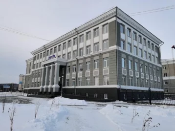 Фото: Власти опровергли информацию об обрушении крыши в колледже Новокузнецка 1