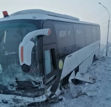 Фото: Один водитель погиб, второй пострадал: стали известны подробности жёсткого ДТП с автобусом в Кузбассе 1