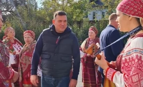Мэр Новокузнецка станцевал с народным коллективом
