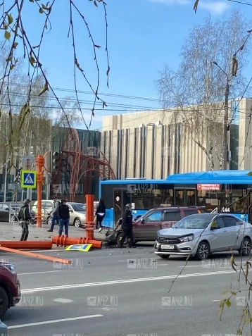 Фото: В ГИБДД рассказали подробности жёсткого ДТП в Кемерове: один человек пострадал 1