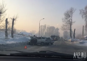 Фото: Авария на Нахимова в Кемерове спровоцировала огромную пробку 1