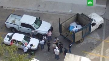 Фото: Тела девяти человек нашли в брошенном пикапе в Мексике 1