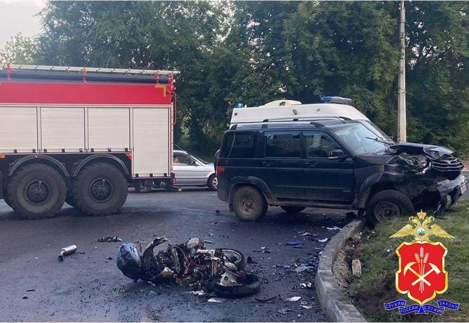 Врезался в УАЗ: в МВД рассказали о смертельном ДТП с загоревшимся мотоциклом в Кузбассе