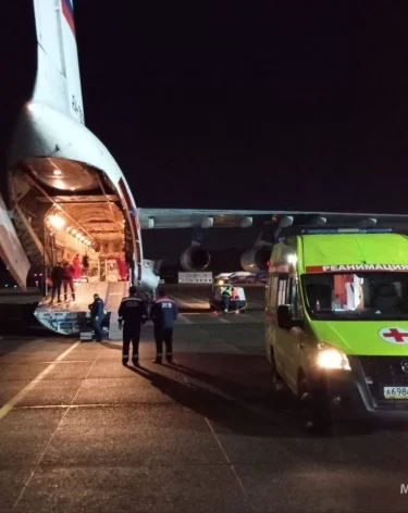 Двух пострадавших при взрыве на предприятии в Копейске спецборт МЧС доставил в Нижний Новгород