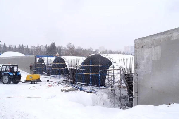 В Кемерове начался основной этап строительства пешеходного моста через Искитимку