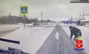 Фото: В Кузбассе автобус насмерть сбил мужчину на пешеходном переходе 1