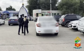 Фото: В Кемерове на привокзальной площади полицейские обнаружили 6 нелегальных таксистов 1