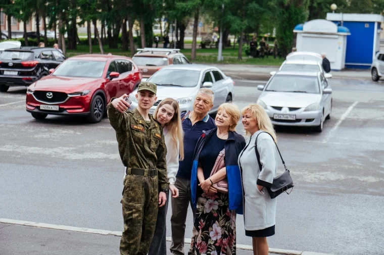 Фото: Курсанты Военного учебного центра КузГТУ приняли присягу: после выпуска их зачислят в запас 4
