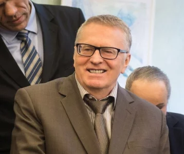Фото: Жириновский предложил отменить декларации о доходах депутатов 1