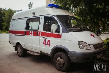 Фото: Буйный кузбассовец напал на медиков, пытавшихся ему помочь  1