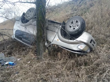 Фото: В Кузбассе водитель Land Cruiser сбил двух пешеходов и перевернулся 1