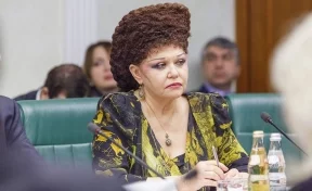 Австралийскую журналистку шокировала причёска российского сенатора
