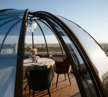 Фото: Ресторан Milton Air: сферический уют на крыше многоэтажки 6