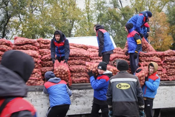 «СУЭК-Кузбасс» поддержала благотворительную акцию по доставке продовольственных наборов льготным категориям населения