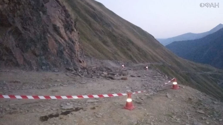 Фото: Четыре человека погибли в результате камнепада в Дагестане 2