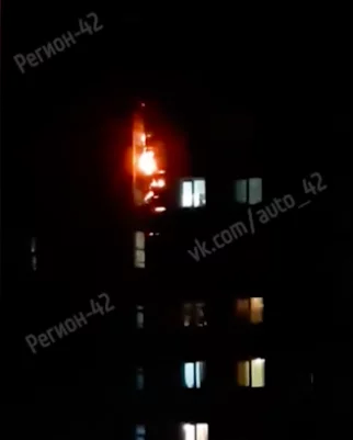 Фото: 200 человек эвакуировались из горящей в Кемерове многоэтажки 1