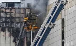 Более 800 специалистов разгребают завалы в сгоревшем ТЦ «Зимняя вишня» в Кемерове