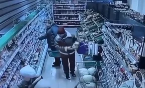 В Кузбассе женщина вёдрами похищала из магазинов сыры и сливочное масло