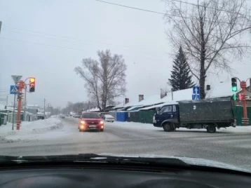 Фото: В Кемерове водителя иномарки наказали за нарушение ПДД 1