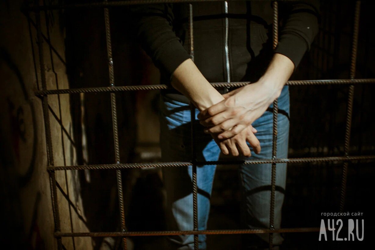 Сотруднице тюрьмы грозит пожизненный срок за секс с заключённым на рабочем месте