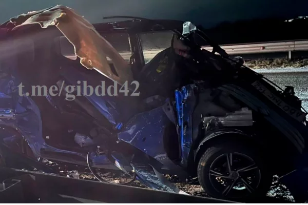 Два человека пострадали в ДТП с грузовиком на трассе Кемерово — Новокузнецк