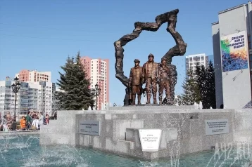Фото: Кемеровчанам объяснили, почему до сих пор не работает фонтан у филармонии 1