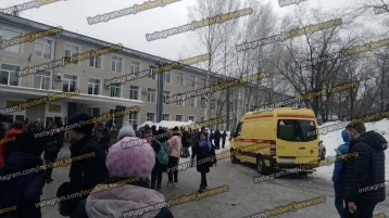 Фото: Из кемеровского техникума эвакуировали сотрудников и студентов 1