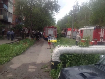 Фото: На улице Сарыгина в Кемерове загорелась квартира 1
