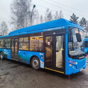 Фото: В Новокузнецке новые автобусы досрочно вышли на маршруты 1