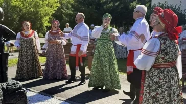 Фото: В Кемерове торжественно открыли отремонтированный сквер 1