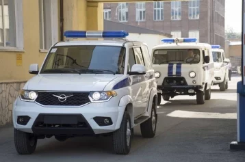 Фото: Полицейским Кузбасса вручили автомобили 1