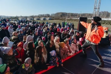 Фото: 10 000 новых деревьев в Новокузнецке: как прошёл масштабный экопраздник от Goodline 2