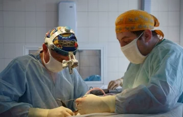 Фото: Кузбасские врачи освоили новую операцию на позвоночнике 1