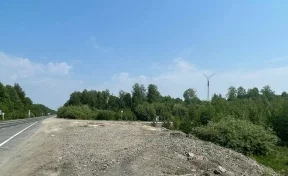 В Кузбассе снесли незаконно размещённый шиномонтаж на трассе
