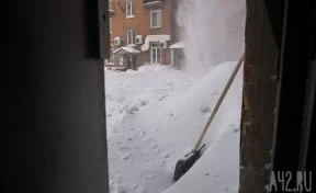 1403 дворника и 200 единиц техники: в Кемерове устраняют последствия снегопадов