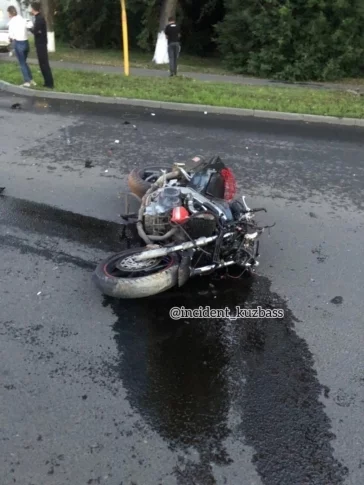 Фото: В Кемерове попавший в ДТП мотоциклист скончался от полученных травм 3