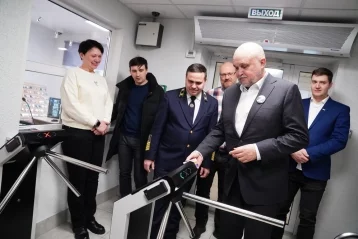 Фото: Губернатор Кузбасса встретился со студентами КузГТУ в обновлённом общежитии 2