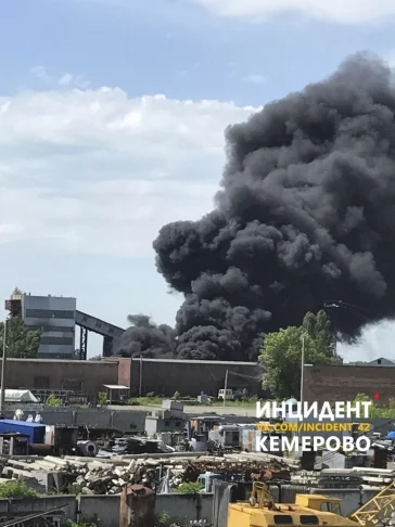 Фото: Появилось видео с места крупного пожара в Кемерове 1