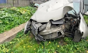В Кемерове 16-летний подросток взял машину матери, двух друзей и попал в ДТП