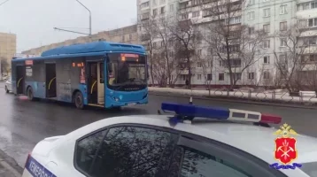 Фото: В Кемерове автобус сбил двух женщин на Октябрьском проспекте 1