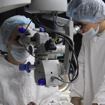 Фото: Офтальмологи кемеровской больницы получили современный аппарат почти за 2 млн рублей 1