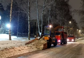 Фото: В Кемерове дорожные службы вывезли 19 тысяч кубометров снега за выходные 1