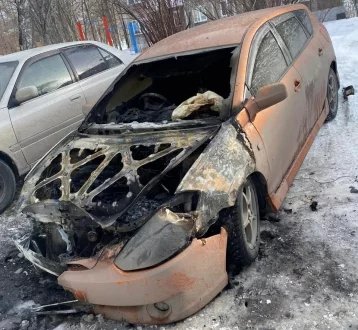 Фото: Кузбассовец поджёг машину бывшей сожительницы за то, что она выгнала его из дома 1
